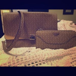 Guess Crossbody Set